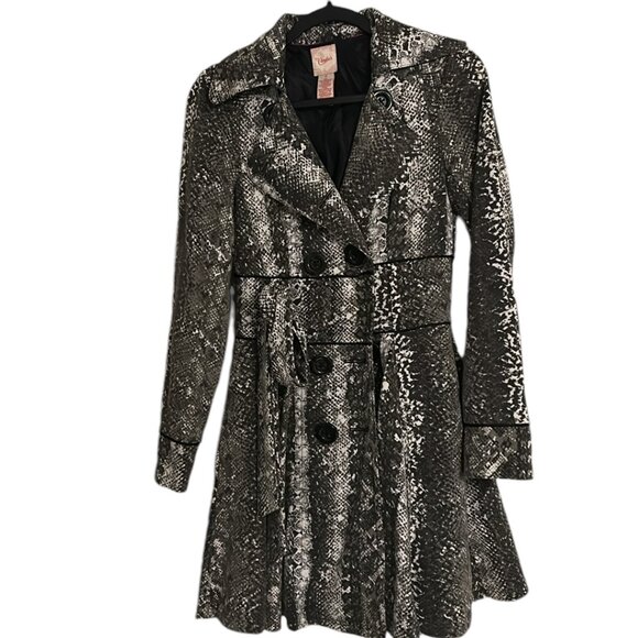 CANDIE'S WOMEN COAT  SIZE SMALL COLOR SAKE SKIN BLACK&WHITE USED LIKE NEW - Picture 1 of 8